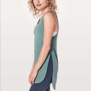 Lululemon tank